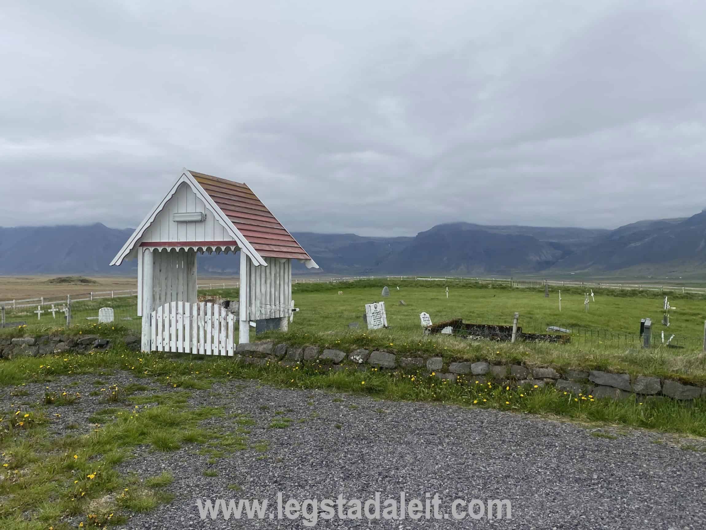 Staðastaðarkirkjugarður