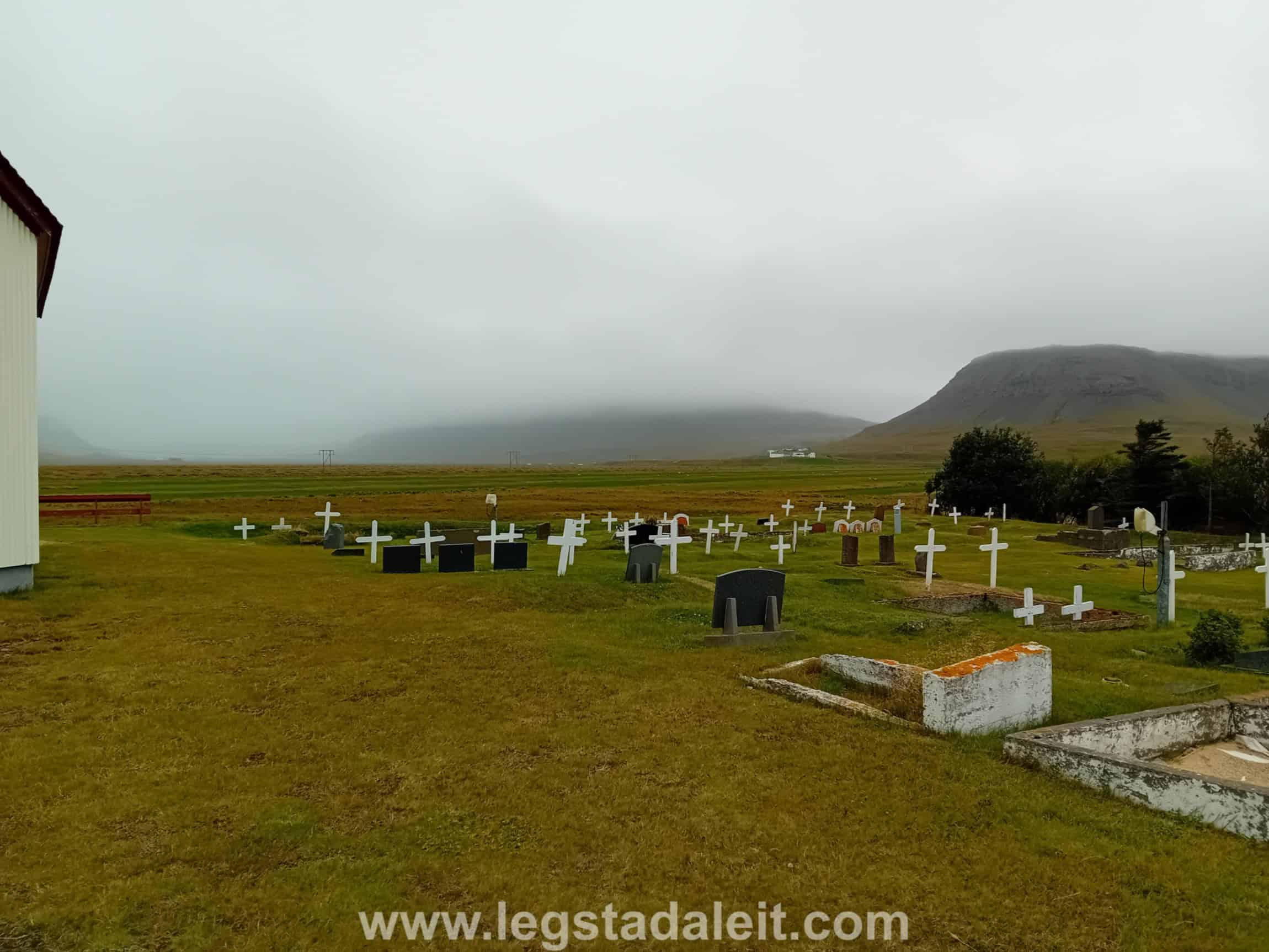 Staðarhólskirkjugarður-20230907_144803