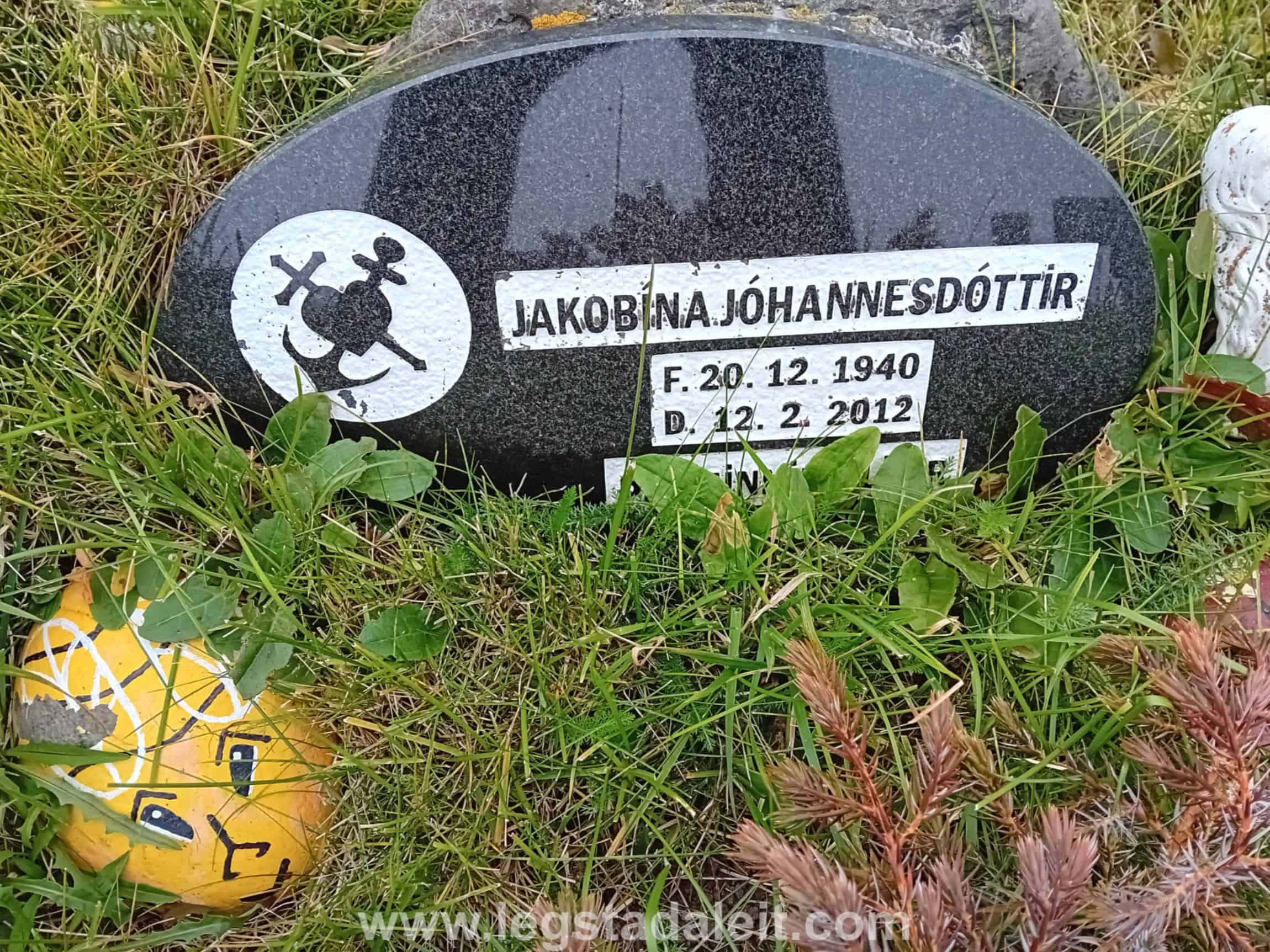 Staðarhólskirkjugarður-20230907_151343