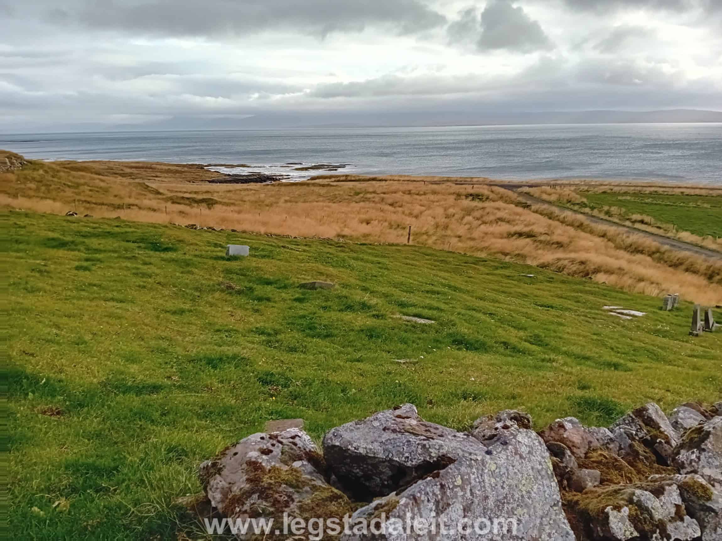 Staðarfellskirkjugarður-eldri-20231002_153153