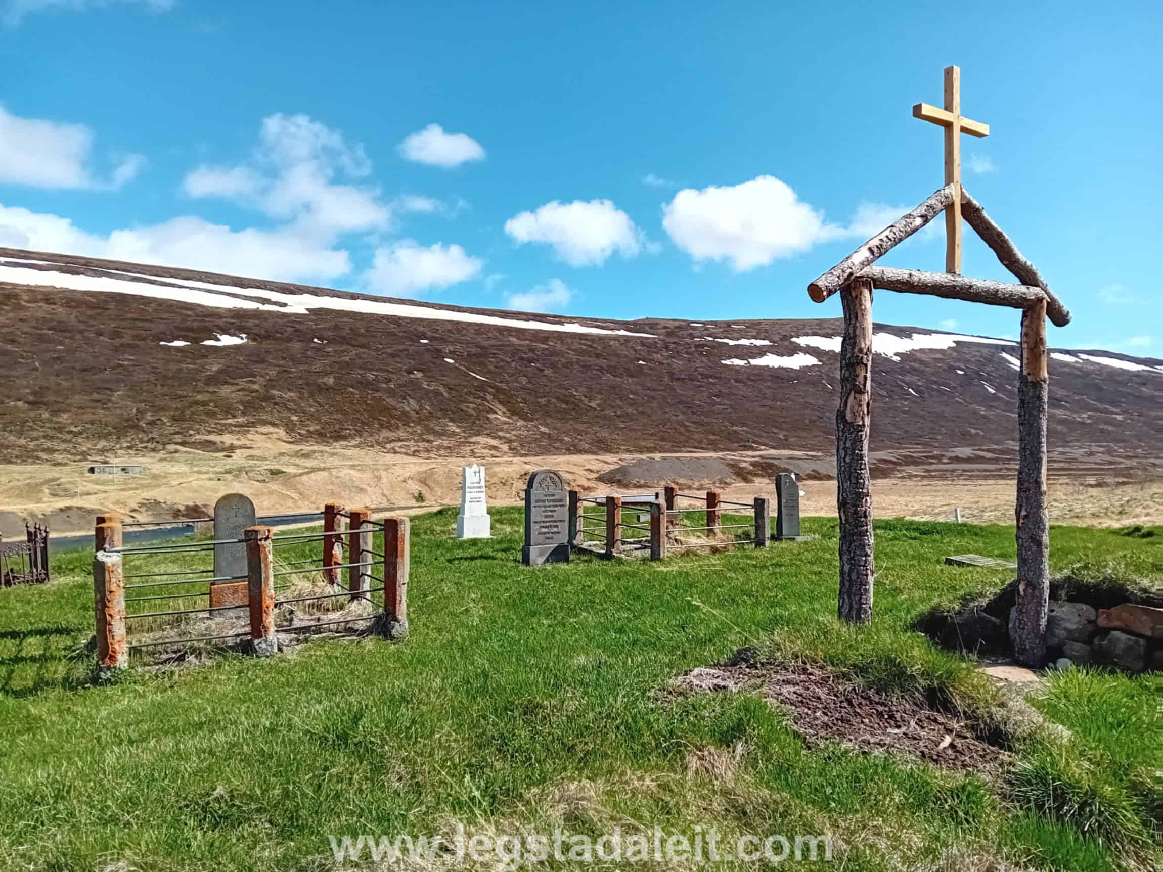 Kirkjubólskirkjugarður í Langadal